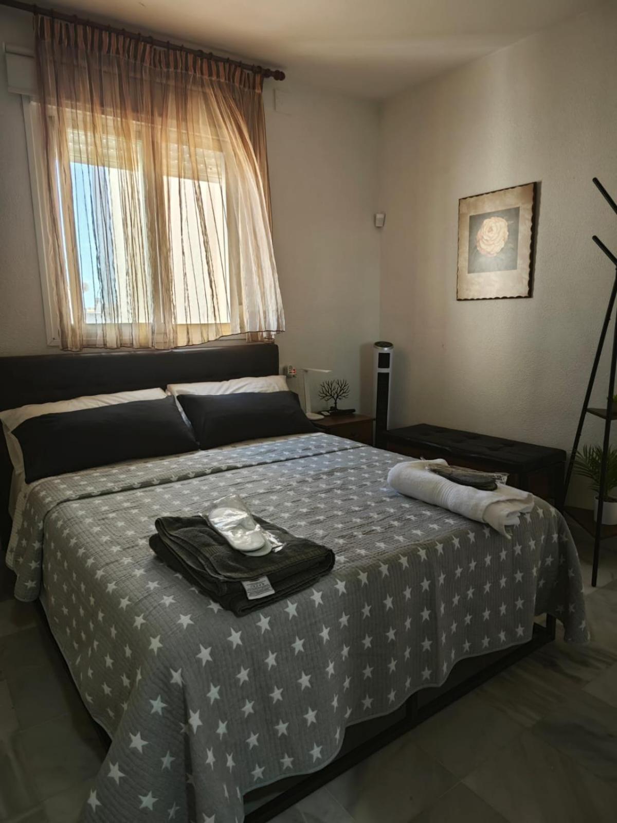 Fantástico ático con terraza, garaje, wifi, con todo para playa, piscina y casa y no facturar maletas! El Portil Exterior foto